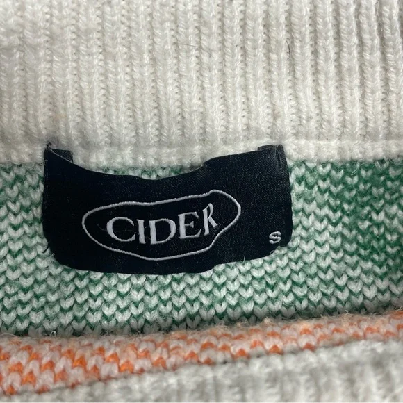 Oranges motif women’s Sweater. Size Small. Preowned. - Picture 4 of 7